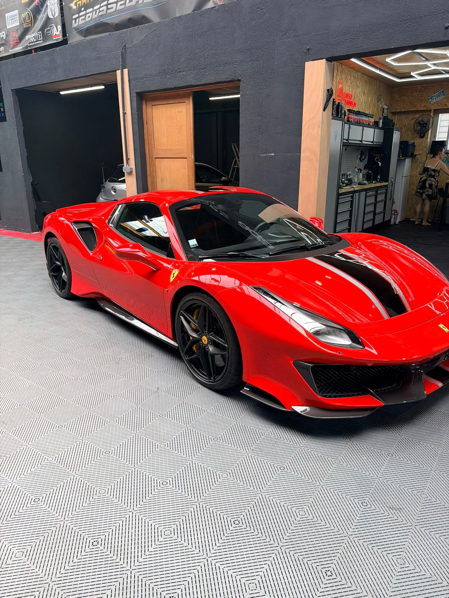 Ferrari 488 Pista dans l’atelier AP Performance
